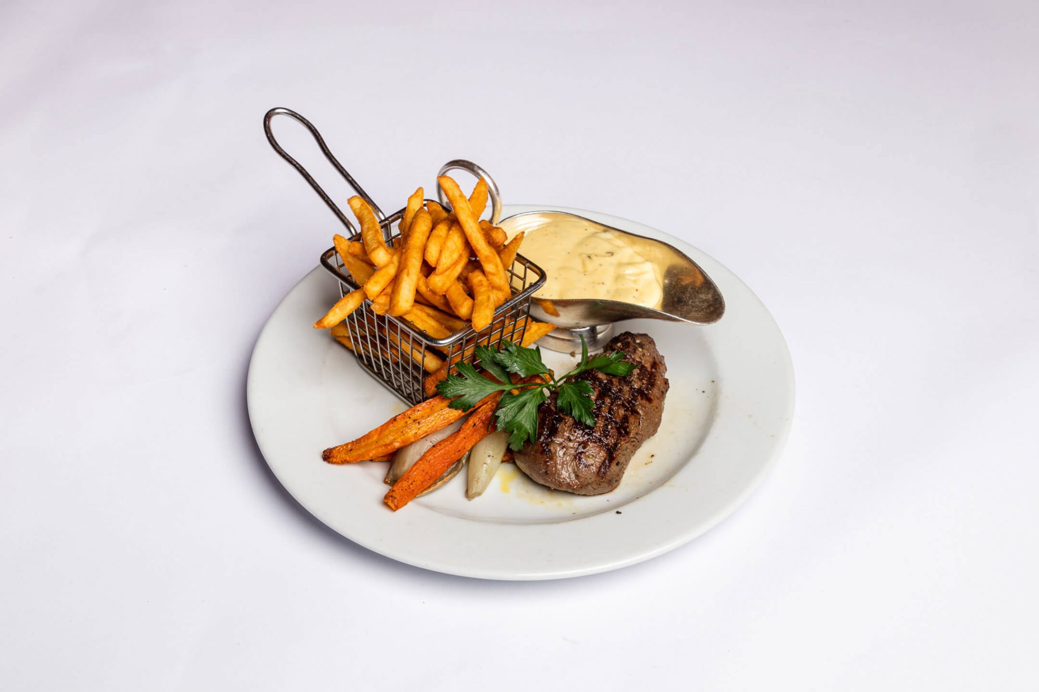 steak og pommes på restaurant vita